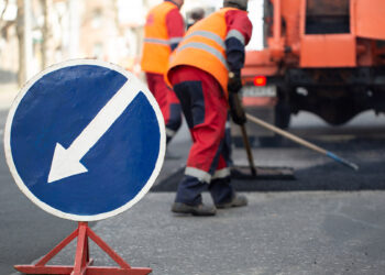 Lavori stradali. 📷 Depositphotos