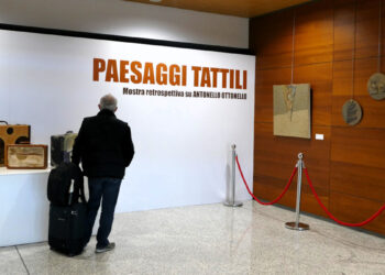 “Paesaggi tattili” di Antonello Ottonello in mostra alla Cagliari Airport Library