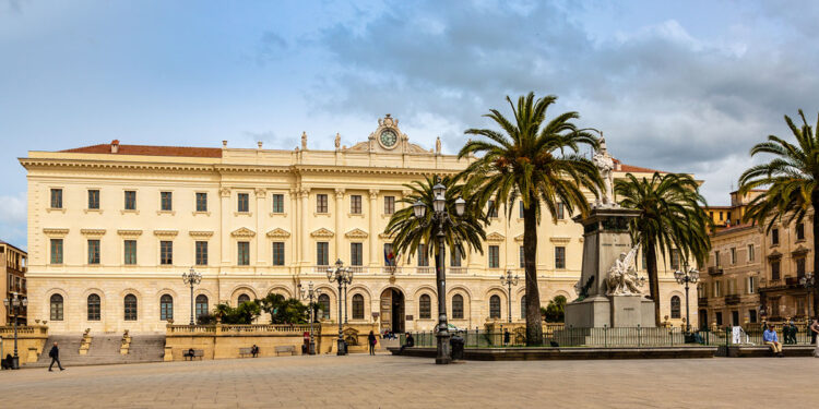 Sassari, Piazza d'Italia. ? Depositphotos