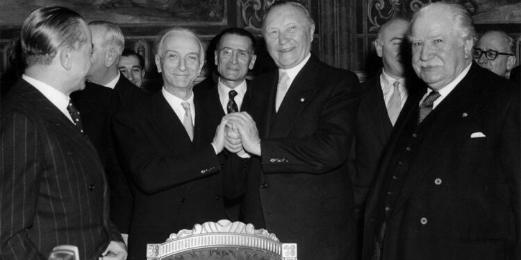 Segni e Adenauer dopo firma Trattati Roma. ? Fondazione Antonio Segni