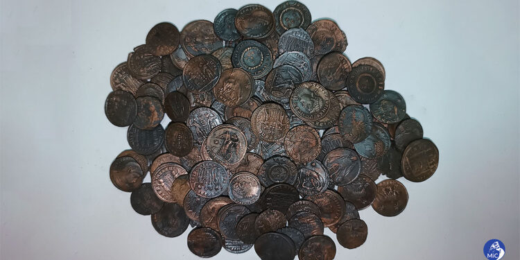 Ritrovamento follis ad Arzachena