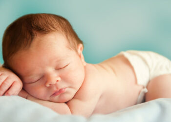 Neonato. ? Depositphotos