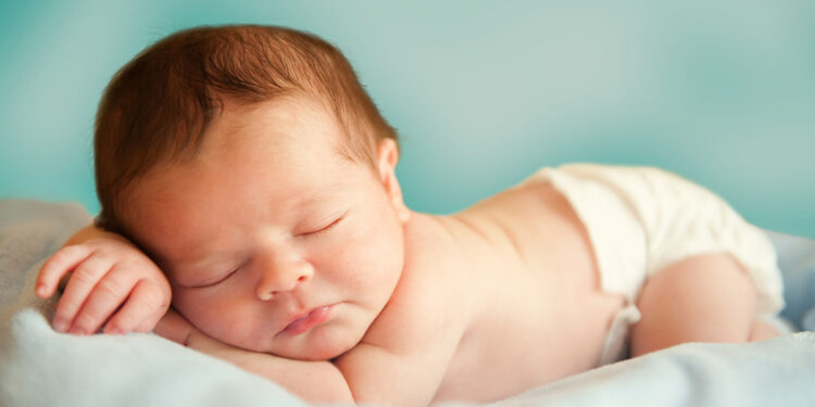Neonato. ? Depositphotos