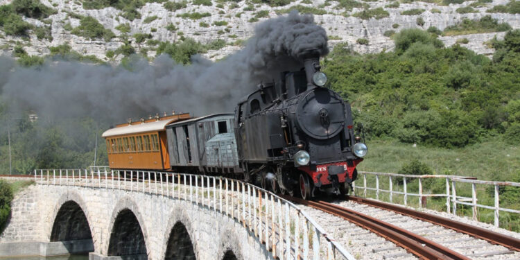 Trenino Verde. ? Antonella Di Luzio