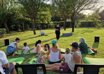 Un evento nel giardino dell’azienda “Abitare con il verde”. 📷 Facebook