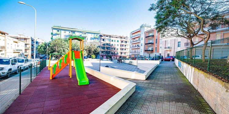 Area giochi in Piazza paese di Seui a Cagliari