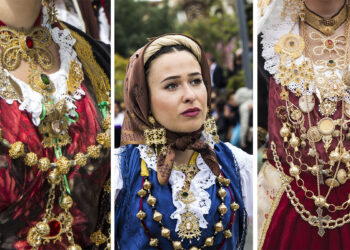 Costumi e gioielli sardi. 📷 Depositphotos