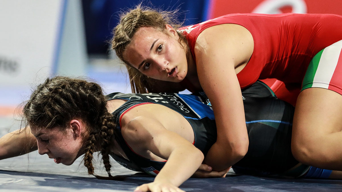 Denise Piroddu (costume rosso) in una foto di repertorio