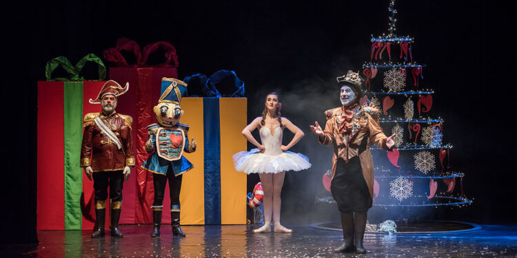 “Lo Schiaccianoci” della compagnia La botte e il cilindro