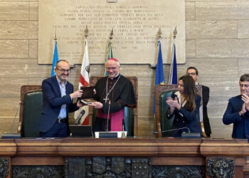 Monsignor Baturi premiato con la Medaglia d'onore Ottone Bacaredda