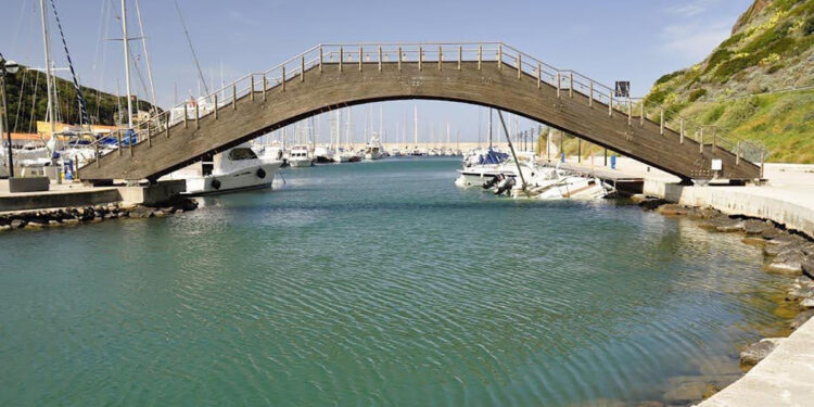 Ponte pedonale porto turistico di Castelsardo