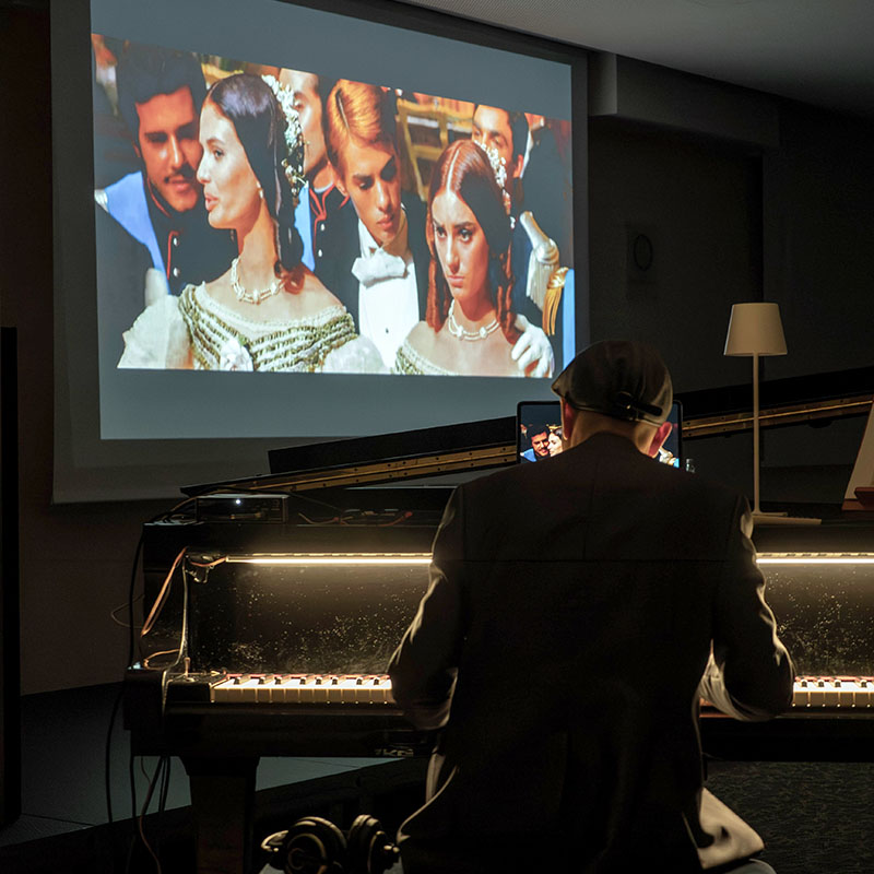 "Sartoria Tirelli. Vestire il cinema", il Cineconcerto del M° Romeo Scaccia. ? Paolo Vacca