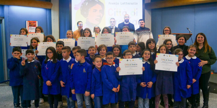 Un momento della premiazione del concorso letterario “Città di Grazia”