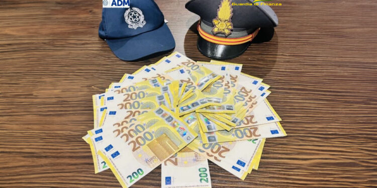 Valuta non dichiarata Aeroporto Elmas