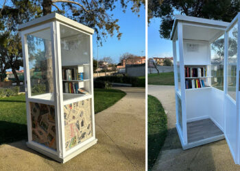 La cabina di bookcrossing nei giardini di via Borio a Sorso