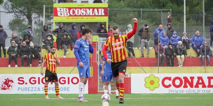 Alghero Calcio, l'esultanza di Meloni vs Sennori