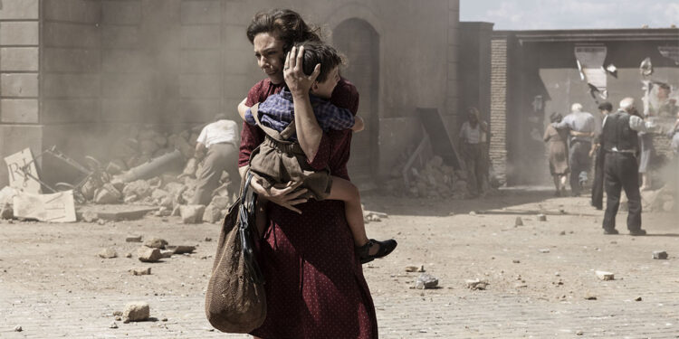 Jasmine Trinca e Christian Liberti in “La Storia” di Francesca Archibugi. ? Iacovelli & Zayed