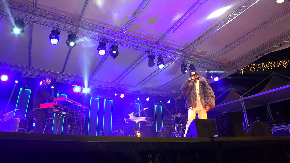Mahmood al Capodanno 2024 di Castelsardo