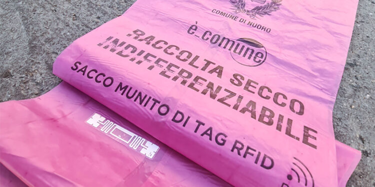 Sacchetti per la raccolta differenziata con codice R-FID del comune di Nuoro