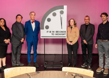 L’Orologio dell’Apocalisse segna ancora 90 secondi alla mezzanotte/alla fine del mondo