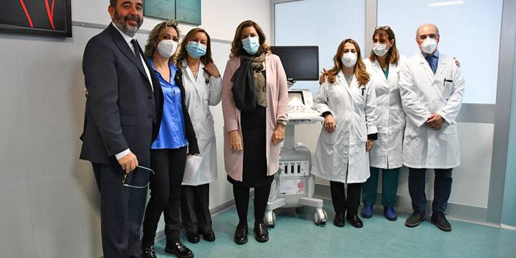 Sassari, consegna ecografo in Breast Unit
