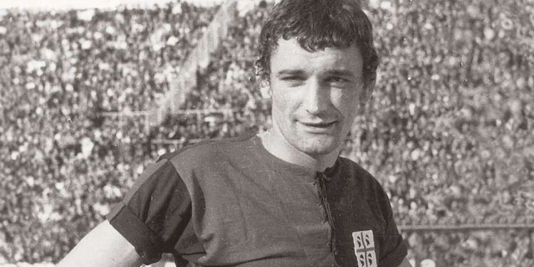 Gigi Riva con la maglia del Cagliari Calcio