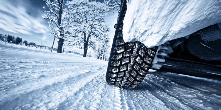 Pneumatici invernali. ? Depositphotos