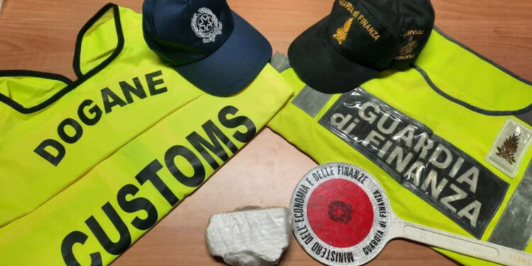 arrestata corriere nigeriana all'aeroporto di Alghero con 200 grammi di cocaina