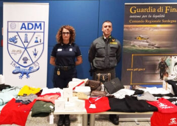 ADM, sequestro abbigliamento contraffatto all'Aeroporto di Cagliari
