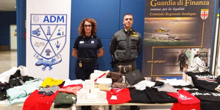 ADM, sequestro abbigliamento contraffatto all'Aeroporto di Cagliari