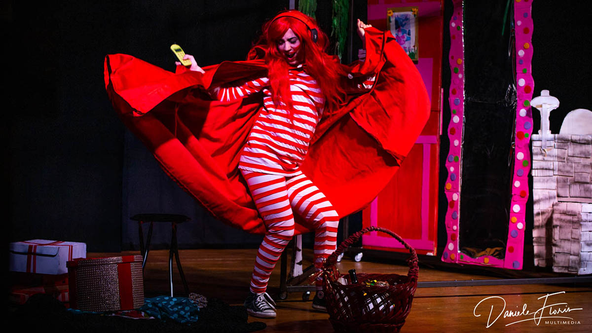 "Ciuffetto Rosso" della Compagnia Anfiteatro Sud