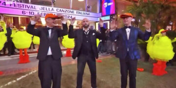 John Travolta a Sanremo con Amadeus e Fiorello