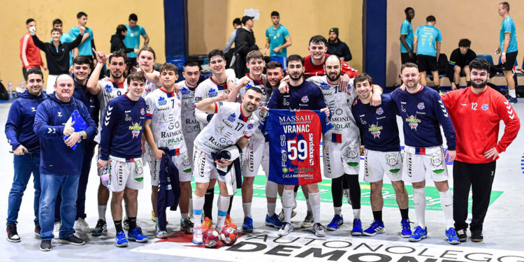 La Raimond Ego Sassari festeggia la vittoria