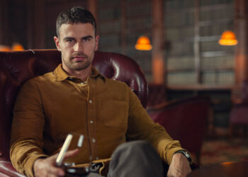 Theo James (Eddie Horniman) in “The Gentlemen”. ? Kevin Baker | Netflix