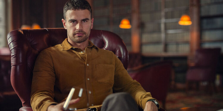 Theo James (Eddie Horniman) in “The Gentlemen”. ? Kevin Baker | Netflix