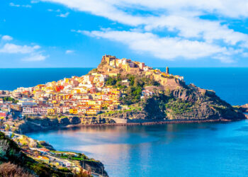 Veduta di Castelsardo. ? Depositphotos