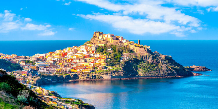 Veduta di Castelsardo. ? Depositphotos