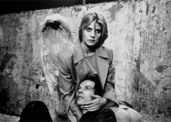 Nastassja Kinski e Martin Olbertz in “Così lontano, così vicino” di Wim Wenders. ? 1993 Road Movies Filmproduktion | Wim Wenders Stiftung