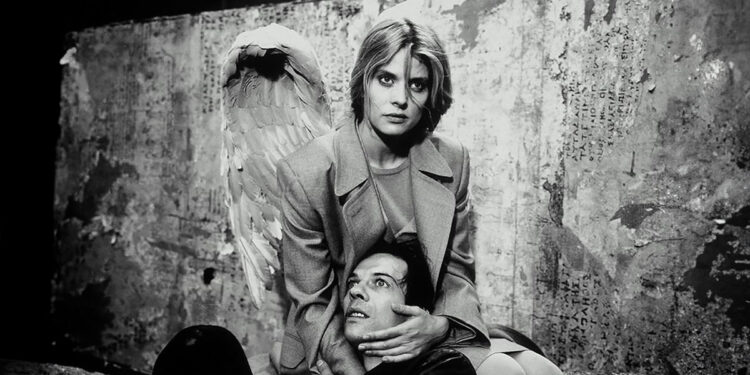 Nastassja Kinski e Martin Olbertz in “Così lontano, così vicino” di Wim Wenders. ? 1993 Road Movies Filmproduktion | Wim Wenders Stiftung