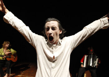 "Io provo a volare" della compagnia Berardi casolari