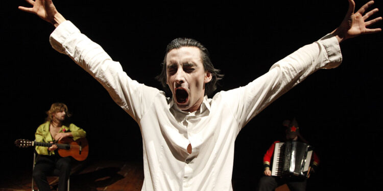 "Io provo a volare" della compagnia Berardi casolari