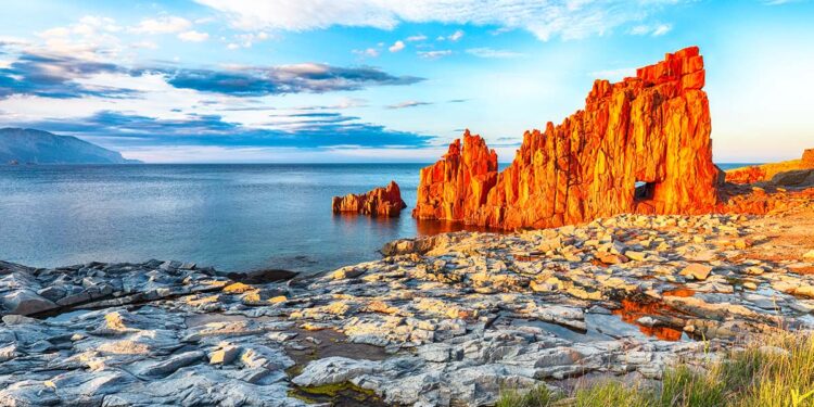 Le Rocce Rosse di Arbatax. ? Depositphotos