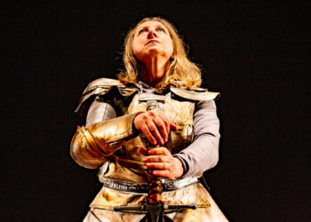 Luisella Conti interpreta "Giovanna d'Arco" de La Botte e il Cilindro