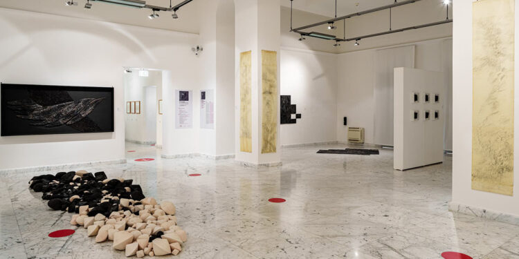 "Passaggi in chiaroscuro", la mostra di Caterina Lai alla Galleria Comunale d’Arte di Cagliari. ? Giorgio Marturana