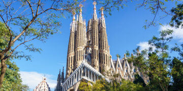 La Sagrada Familia a Barcellona. 📷 Depositphotos