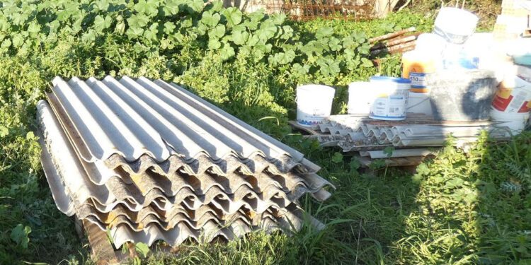 Oristano, due denunciati per smaltimento irregolare di amianto