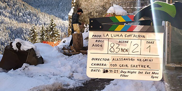 "La luna sott'acqua" di Alessandro Negrini