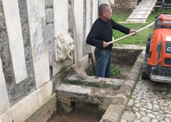 Lavori nella Fontana del Rosello