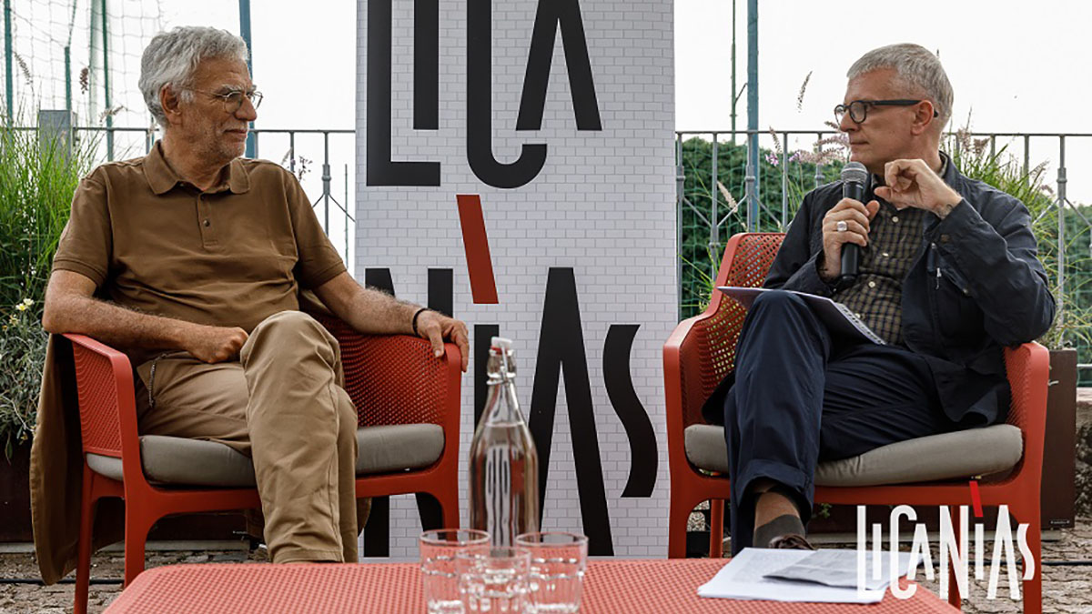 Licanìas 2023. Giuseppe Culicchia (a destra) dialoga con Giovanni Bianconi. 📷 Coralie Maneri
