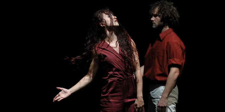 “En Pathos - sentirsi sentiti” di Versiliadanza